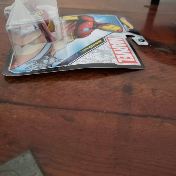 Hot Wheels Marvel Iron Man Black Widow Ms. Marvel - Picture 10 of 10